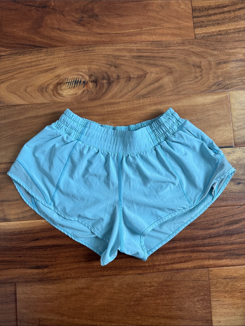 Lululemon Breezy Blue Hotty Hot Low-Rise Short 2.5" Size 4